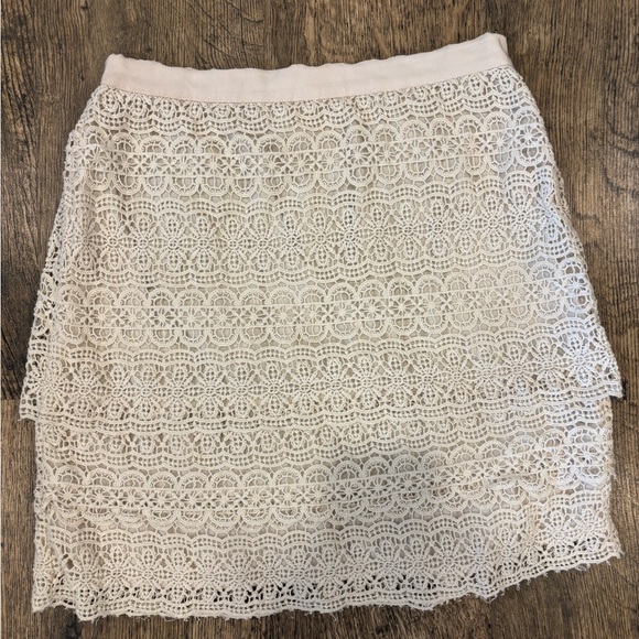 Club Monaco Ivory Lace Mini Skirt - Picture 2 of 9